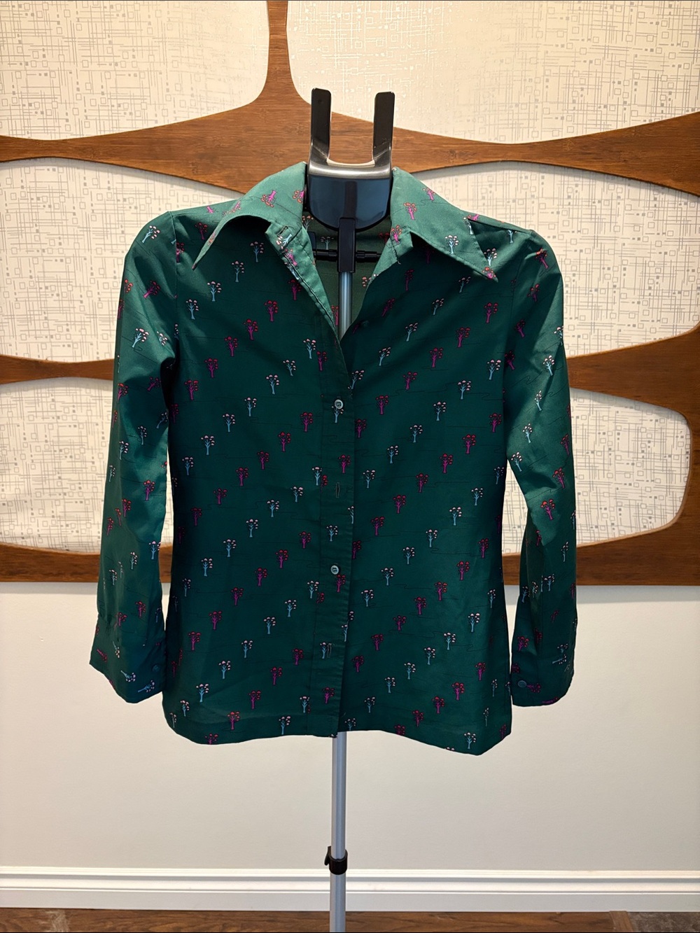 Vintage Le Soft Shirt by Lady Manhattan Women'sButton-Up Shirt with tree Motif